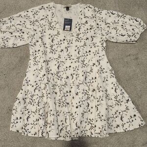 Universal Thread White Floral Dress small
